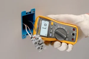 Fluke 117 Multimeter in use