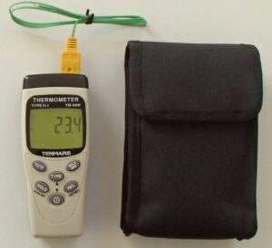 Alternative view of TENMARS TM-80N Single Input Thermometer