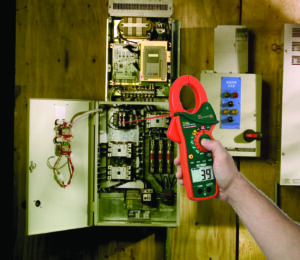 Alternative view of EXTECH EX830 1000A True RMS AC/DC Clamp Meter with IR Thermometer