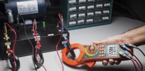 Alternative view of EXTECH PQ2071 1-3 phase 1000A True RMS AC Power Clamp Meter