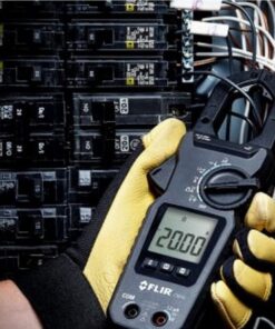 Alternative view of FLIR CM42 400A AC Digital TRMS Clampmeter