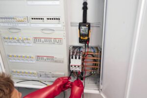 testo 760-3 TRMS multimeter 230V application