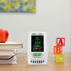 CEM DT-967 CO2 meter in use