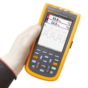 Fluke 125B in hand