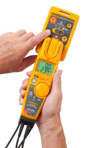 Fluke-PRV240FS-in-use