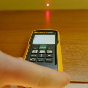 FLUKE 424D Laser Distance Meter in use