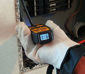 IDEAL 61-415 200A AC/DC TRMS TightSight® fork meter, Split Jaw Meter, w/ Flashlight & NCVT in use