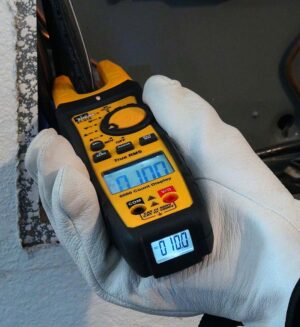 IDEAL 61-415 200A AC/DC TRMS TightSight® fork meter, Split Jaw Meter, w/ Flashlight & NCVT in use