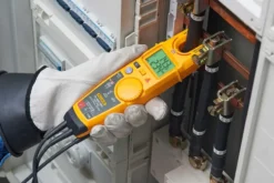 Fluke T6-1000 PRO Electrical Tester with FieldSense™ technology.