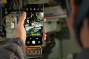 Fluke iSee ii01 acoustic imaging camera plugged into Android smartphone showing SoundMap overlay